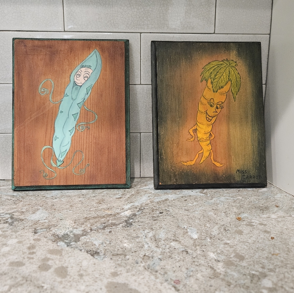 Set of 2 Anthropomorphic Vegetable Handpainted Wood Pictures Carrot Pea In Pod